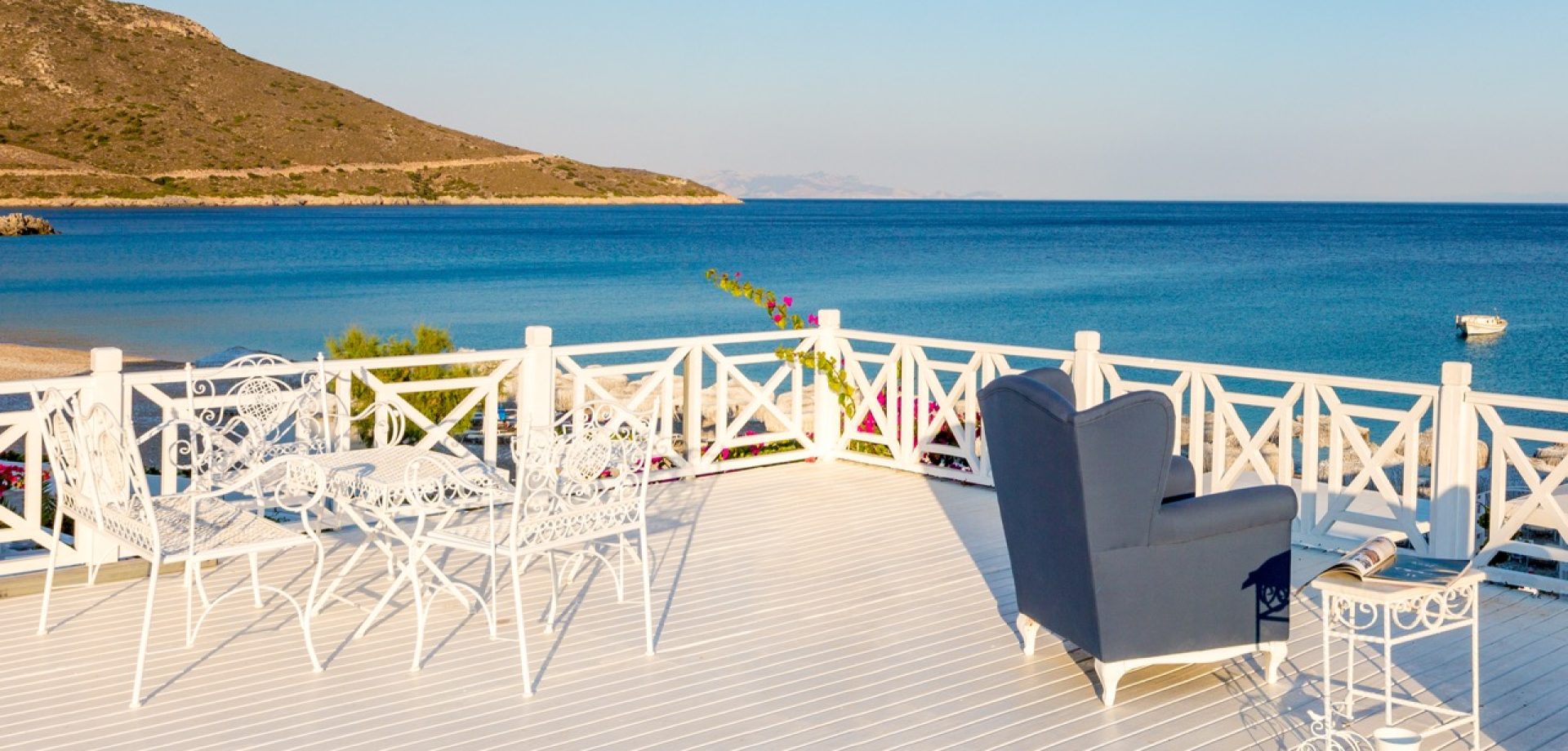 otel-mavi-beyaz-palamutbuku