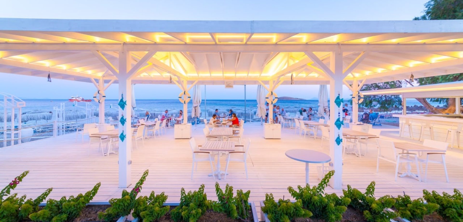 otel-mavi-beyaz-palamutbuku4